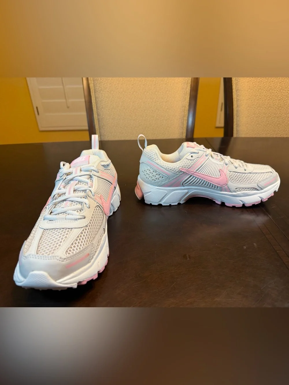 New Nike Vomero 5 Pink Sneakers Shoes Size US 6.5Y